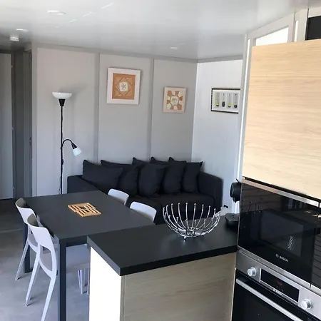 La Perle Marine - 42 M Comfort With Garden *